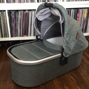 Uppababy bassinet in excellent condition